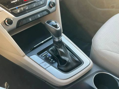 Used 2018 Hyundai Elantra SEL FWD image 26