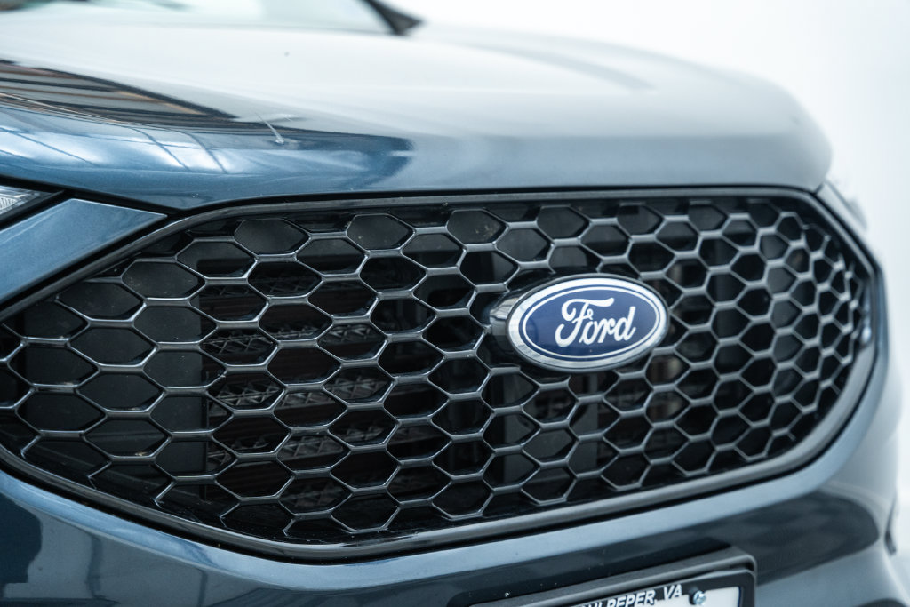Used 2022 Ford Edge ST-Line w/ Class II Trailer Tow Package AWD/4WD image 11