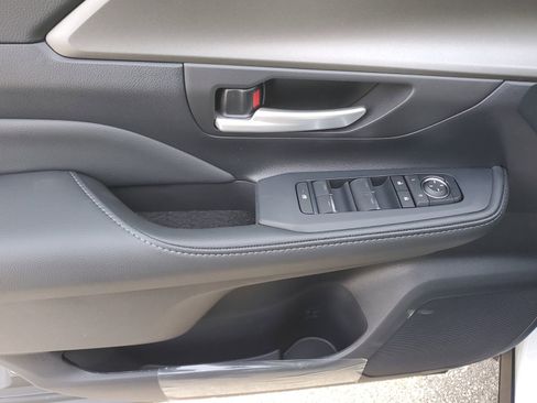 New 2026 Toyota Grand Highlander XLE image 20
