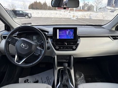 Used 2023 Toyota Corolla Cross LE image 14