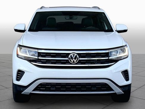 Used 2023 Volkswagen Atlas Cross Sport SE w/ Panoramic Sunroof Package FWD image 4