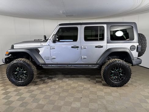 Used 2018 Jeep Wrangler Unlimited Sport S AWD/4WD image 10