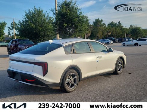 New 2026 Kia K4 FWD image 6