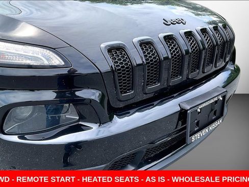 Used 2018 Jeep Cherokee Latitude w/ Altitude Package AWD/4WD image 29