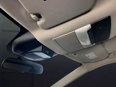 Used 2024 Nissan Rogue SV image 33