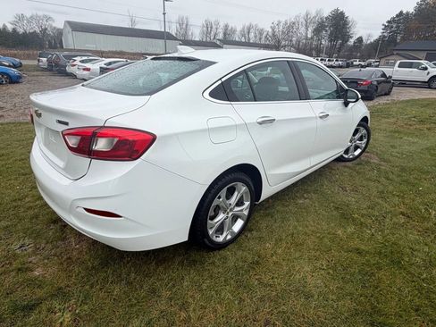 Used 2018 Chevrolet Cruze Premier image 5