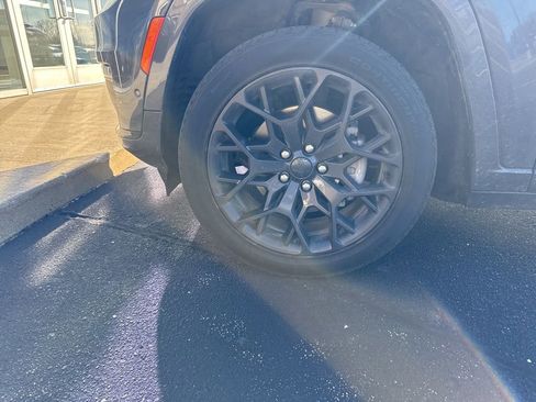 Used 2023 Jeep Grand Cherokee L Summit w/ High Altitude Package image 3