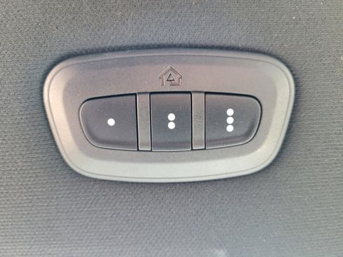 New 2025 RAM 2500 Laramie AWD/4WD image 30