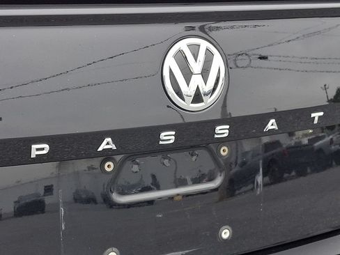 Used 2020 Volkswagen Passat 2.0T R-Line FWD image 31