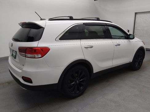 Used 2019 Kia Sorento S image 10