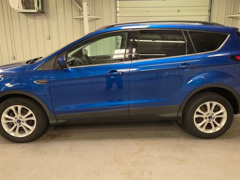 Used 2018 Ford Escape SE FWD image 3