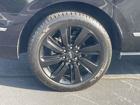 Used 2022 Lincoln Navigator L Reserve AWD/4WD image 9