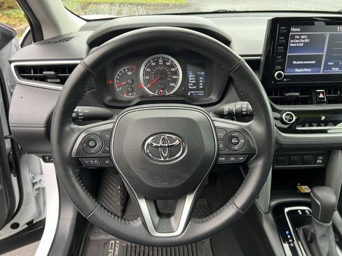 Used 2022 Toyota Corolla Cross LE image 16