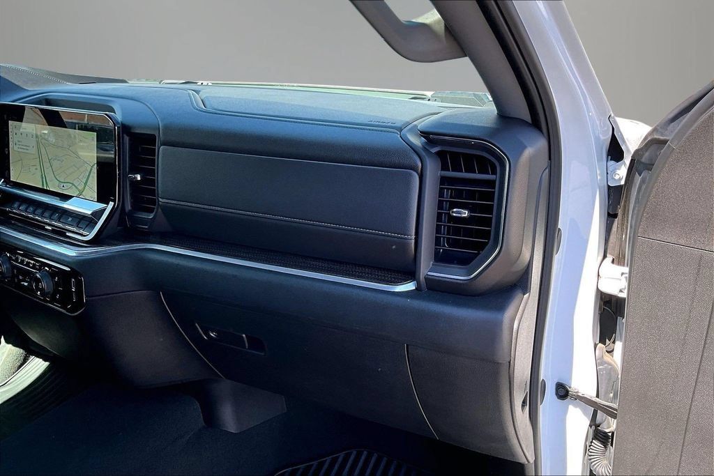 Used 2025 Chevrolet Silverado 3500 LT w/ Safety Package AWD/4WD image 27