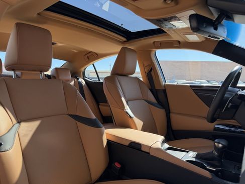 Used 2024 Lexus ES 350 w/ Accessory Package (Z2) image 36