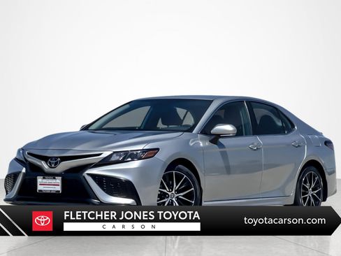 Certified 2024 Toyota Camry SE FWD image 1