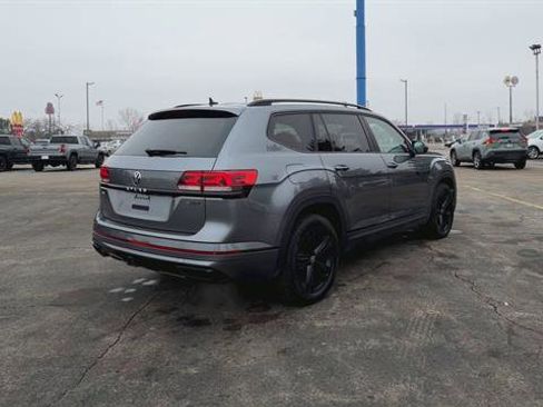 Used 2023 Volkswagen Atlas SEL R-Line image 8