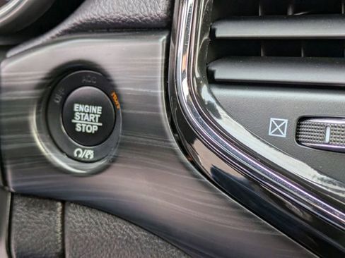 Used 2021 Jeep Grand Cherokee Laredo X image 21