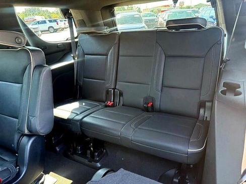 Used 2022 GMC Yukon SLT w/ SLT Luxury Package image 38