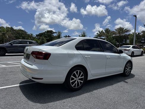 Used 2017 Volkswagen Jetta SE FWD image 24