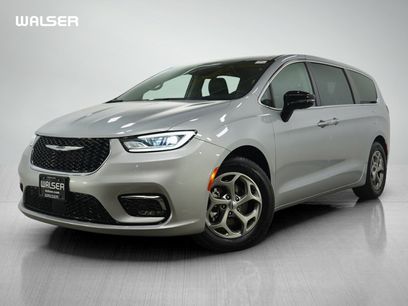 Used 2024 Chrysler Pacifica Limited