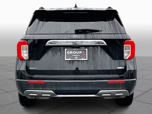 Used 2020 Ford Explorer XLT w/ Equipment Group 202A image 5