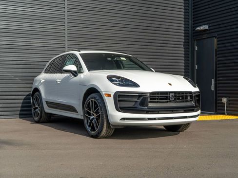 New 2026 Porsche Macan image 7