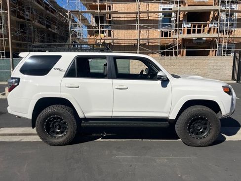 Used 2022 Toyota 4Runner TRD Off-Road Premium image 3