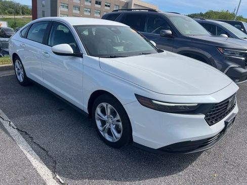 Used 2025 Honda Accord LX image 6