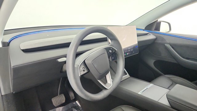 Used 2026 Tesla Model Y AWD image 42