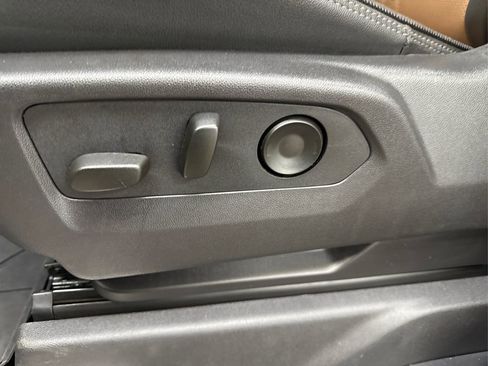 Used 2024 Chevrolet Silverado 2500 High Country w/ Technology Package image 43