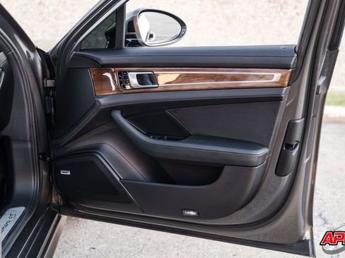 Used 2018 Porsche Panamera 4S image 76