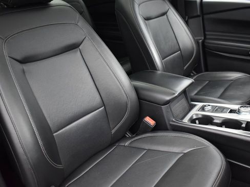 Used 2022 Ford Explorer Limited w/ Equipment Group 301A image 38