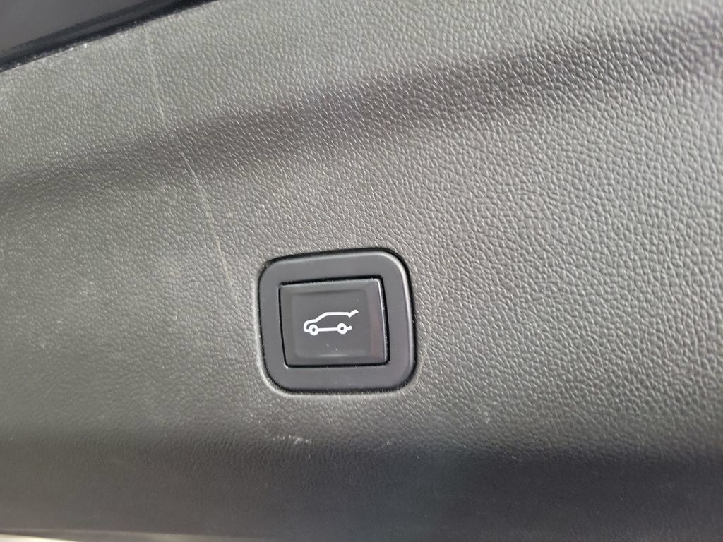 Used 2022 GMC Yukon XL SLT AWD/4WD image 30