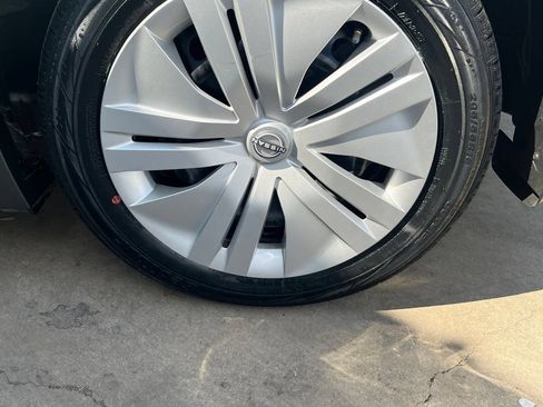 Used 2024 Nissan Leaf S FWD image 26