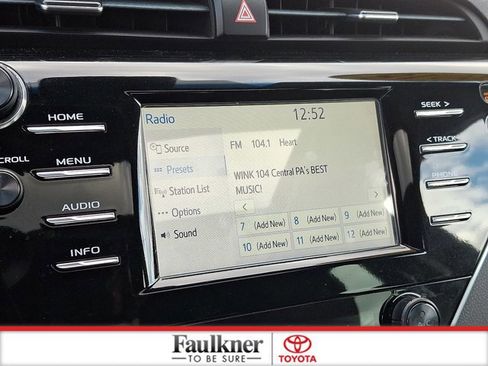 Used 2018 Toyota Camry L image 17
