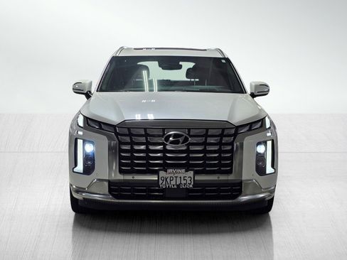 Used 2024 Hyundai Palisade Calligraphy image 2