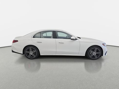 New 2026 Mercedes-Benz E 350 4MATIC Sedan image 4