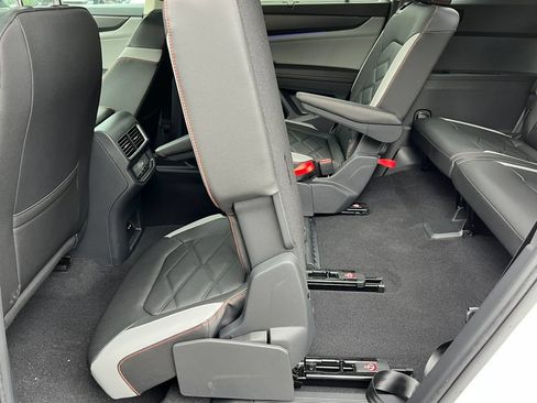 New 2026 Volkswagen Atlas Peak Edition AWD/4WD image 8