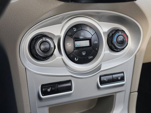 Used 2014 Ford Fiesta SE w/ Comfort Package FWD image 22