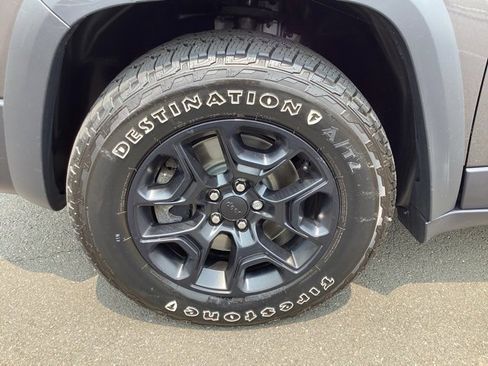 Used 2021 Jeep Cherokee Trailhawk w/ Premium Leather Package image 10