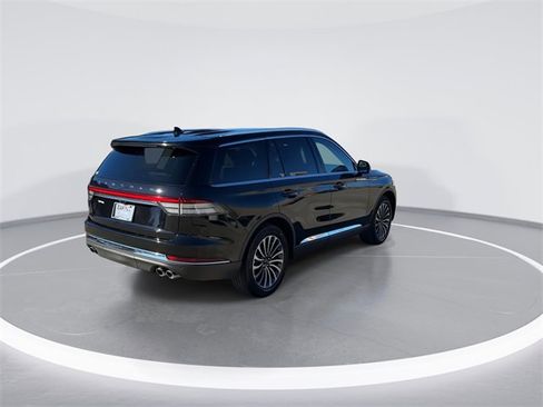 Used 2023 Lincoln Aviator Reserve w/ Elements Package Plus image 6