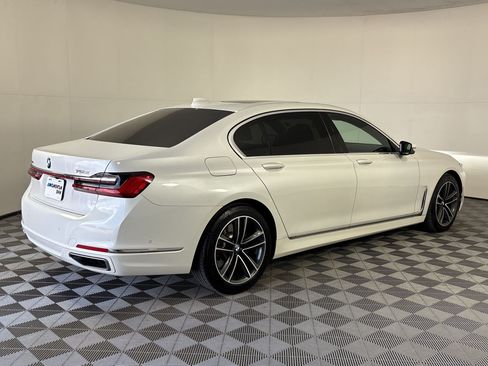 Used 2022 BMW 750i xDrive AWD/4WD image 9