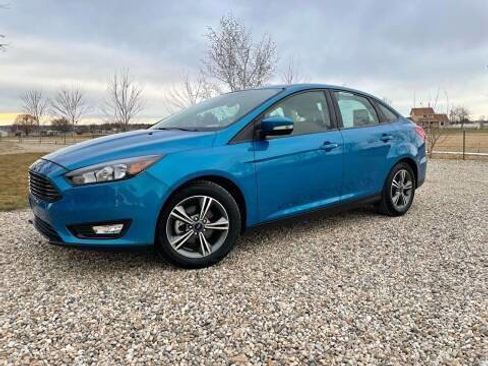 Used 2017 Ford Focus SE FWD image 1