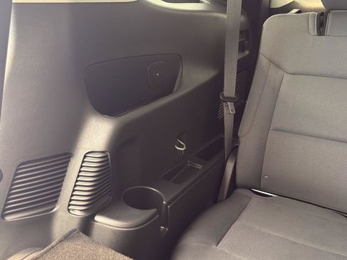 Used 2025 Ford Explorer Active AWD/4WD image 30