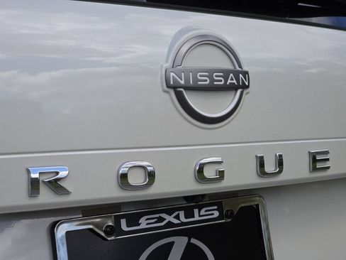 Used 2023 Nissan Rogue SL AWD/4WD image 31