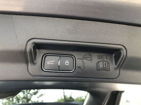 Used 2024 Ford Explorer XLT w/ Equipment Group 202A AWD/4WD image 29