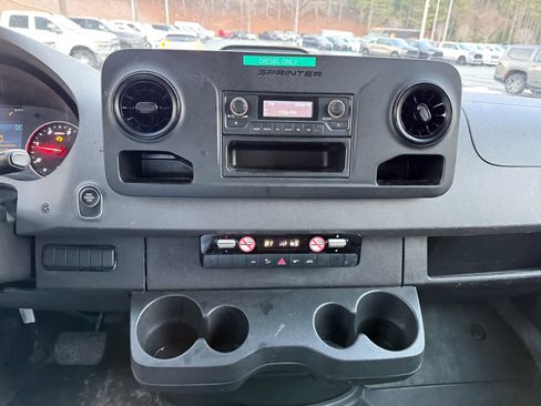 Used 2025 Mercedes-Benz Sprinter 2500 image 17