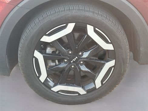 Used 2024 Kia Telluride EX image 31