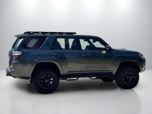 Used 2018 Toyota 4Runner TRD Off-Road Premium AWD/4WD image 4